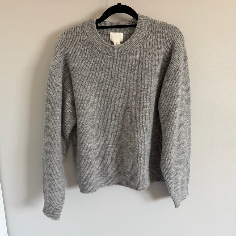 H&M Light Grey Ribbed Crewneck Sweater